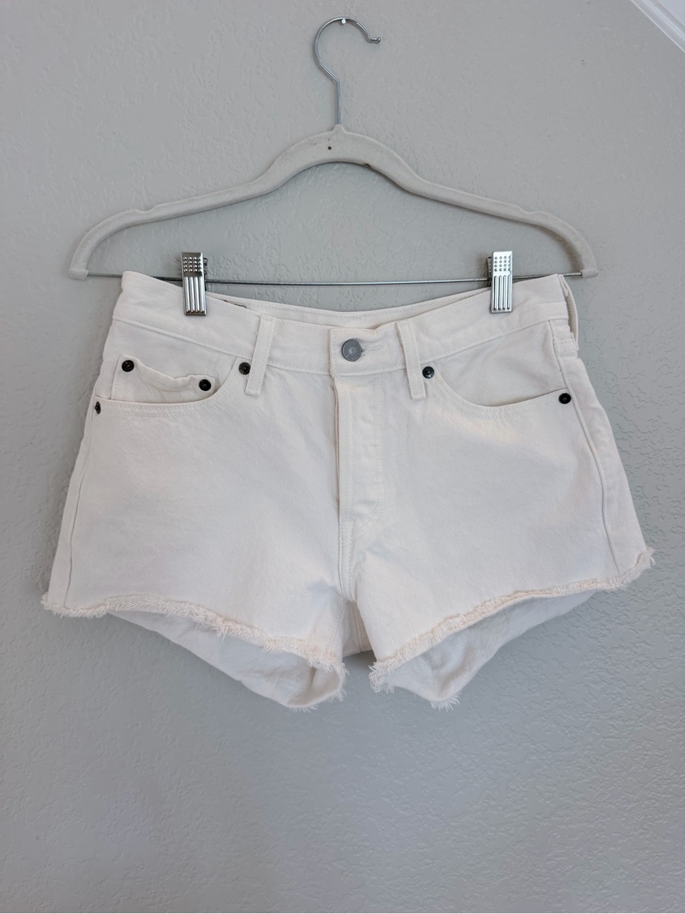 Levi’s 501 White Denim Cutoff Shorts Frayed Hem Women’s Size 27